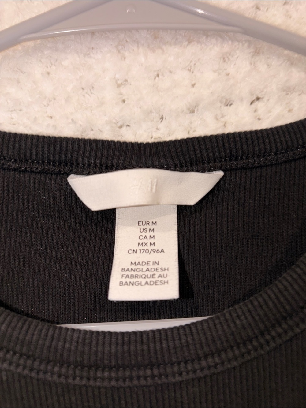 H&M Black Ribbed Crop Tank Top - Picture 2 of 3